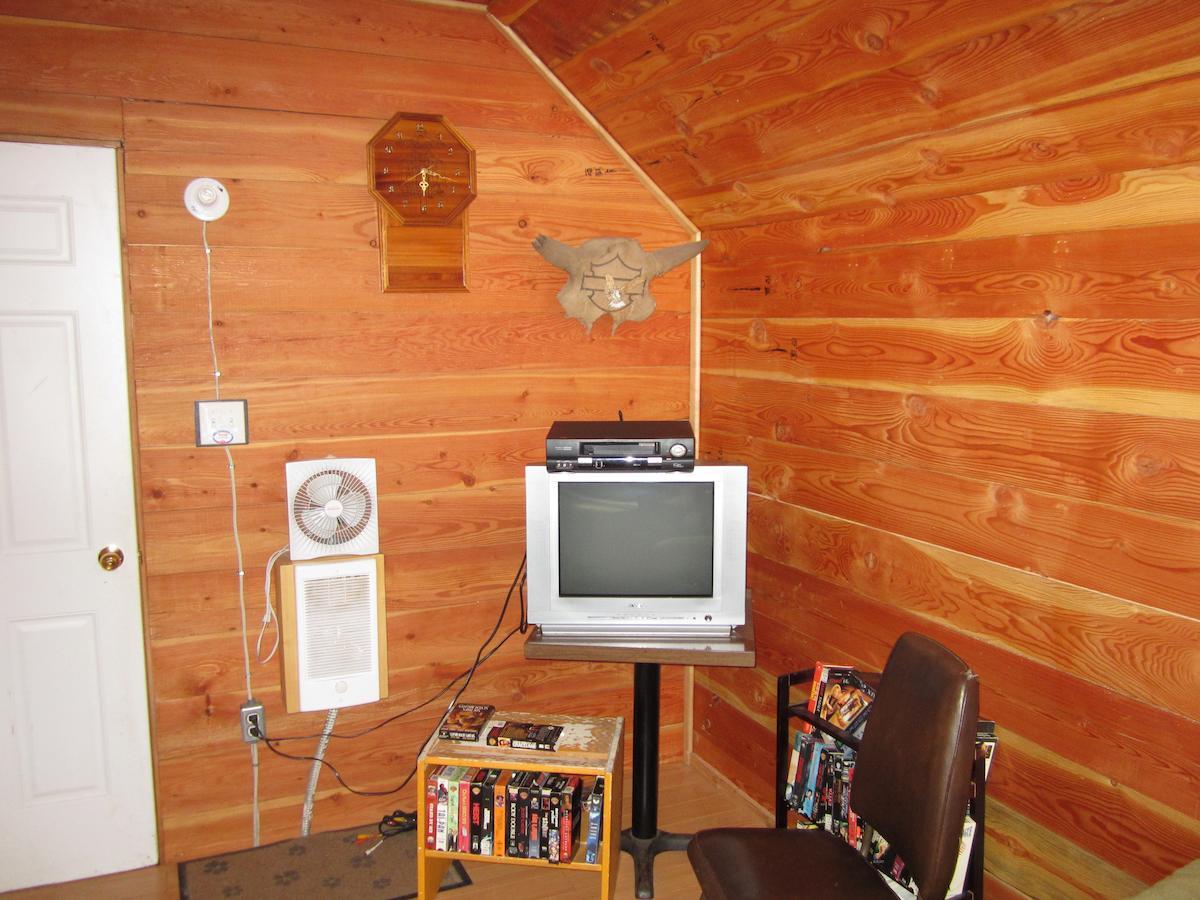 Log Inn&Pub Avola Værelse billede